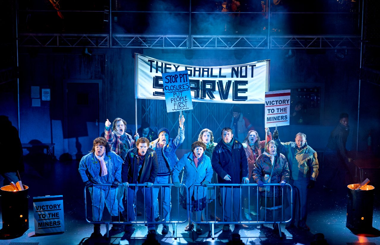 11-The-Cast-of-Pride-at-the-National-Theatre.-Photographer-Manuel-Harlan-0691 11-The-Cast-of-Pride-at-the-National-Theatre.-Photographer-Manuel-Harlan-0691