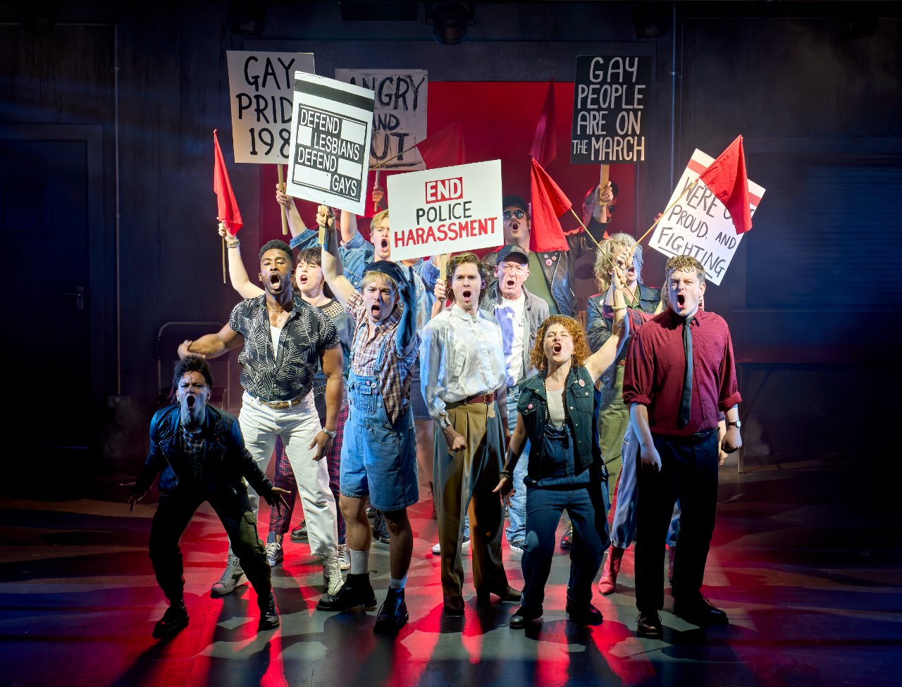 8-The-Cast-of-Pride-at-the-National-Theatre.-Photographer-Manuel-Harlan-0580 8-The-Cast-of-Pride-at-the-National-Theatre.-Photographer-Manuel-Harlan-0580