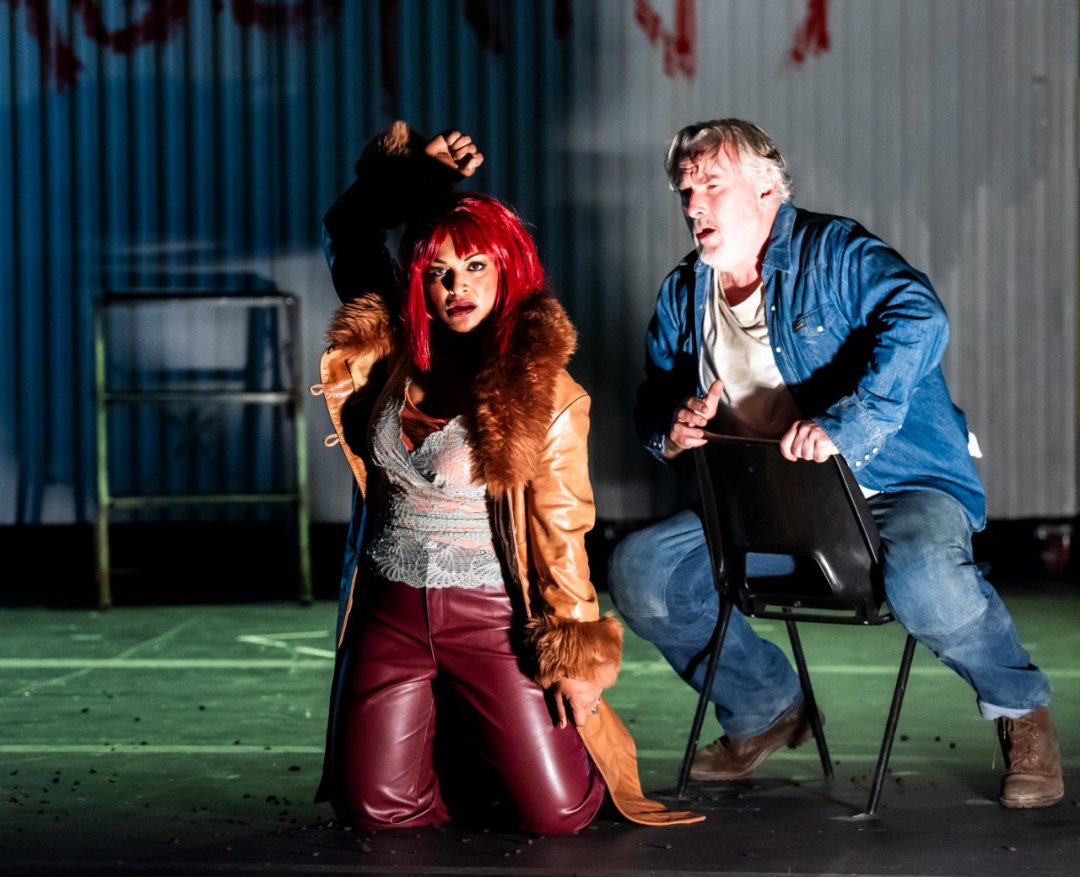 Danielle-de-Niese-Simon-ONeill-ENOs-Rise-and-Fall-of-the-City-of-Mahagonny-2026-©-Tristram-Kenton-2893 Danielle-de-Niese-Simon-ONeill-ENOs-Rise-and-Fall-of-the-City-of-Mahagonny-2026-©-Tristram-Kenton-2893