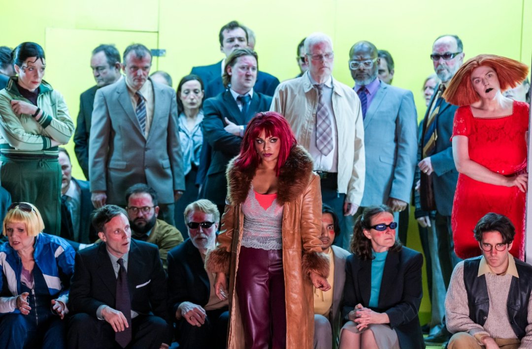 Danielle-de-Niese-and-the-Cast-of-ENOs-Rise-and-Fall-of-the-City-of-Mahagonny-2026-©-Tristram-Kenton-5798 Danielle-de-Niese-and-the-Cast-of-ENOs-Rise-and-Fall-of-the-City-of-Mahagonny-2026-©-Tristram-Kenton-5798