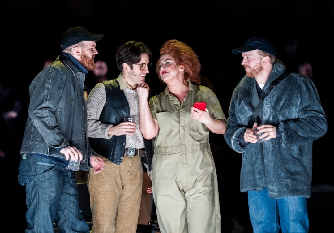 David-Shipley-Elgan-Llyr-Thomas-Rosie-Aldridge-Alex-Otterburn-ENOs-Rise-and-Fall-of-the-City-of-Mahagonny-2026-©-Tristram-Kenton-1766 David-Shipley-Elgan-Llyr-Thomas-Rosie-Aldridge-Alex-Otterburn-ENOs-Rise-and-Fall-of-the-City-of-Mahagonny-2026-©-Tristram-Kenton-1766