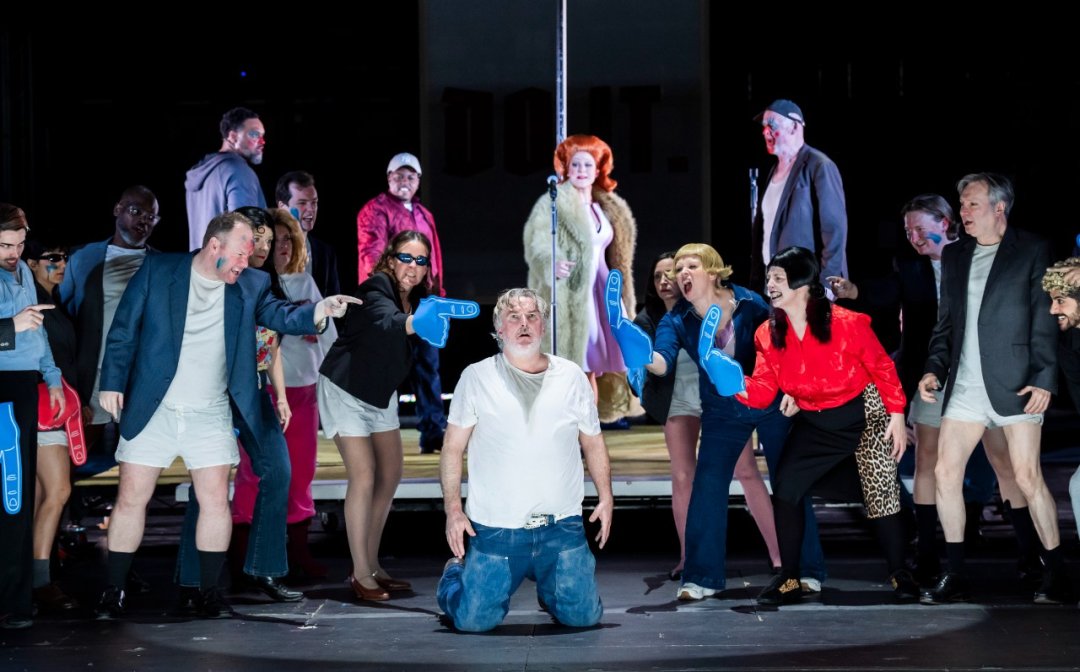The-Cast-of-ENOs-Rise-and-Fall-of-the-City-of-Mahagonny-2026-©-Tristram-Kenton-11226 The-Cast-of-ENOs-Rise-and-Fall-of-the-City-of-Mahagonny-2026-©-Tristram-Kenton-11226