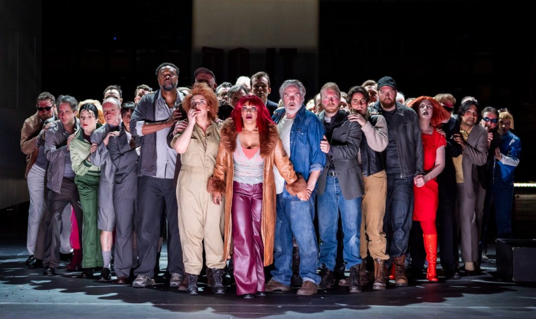 The-Cast-of-ENOs-Rise-and-Fall-of-the-City-of-Mahagonny-2026-©-Tristram-Kenton-6632 The-Cast-of-ENOs-Rise-and-Fall-of-the-City-of-Mahagonny-2026-©-Tristram-Kenton-6632