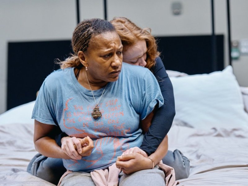 Romeo-Juliet-Rehearsal-Photos-by-Manuel-Harlan-143.-Clare-Perkins-Nurse-Sadie-Sink-Juliet Romeo-Juliet-Rehearsal-Photos-by-Manuel-Harlan-143.-Clare-Perkins-Nurse-Sadie-Sink-Juliet