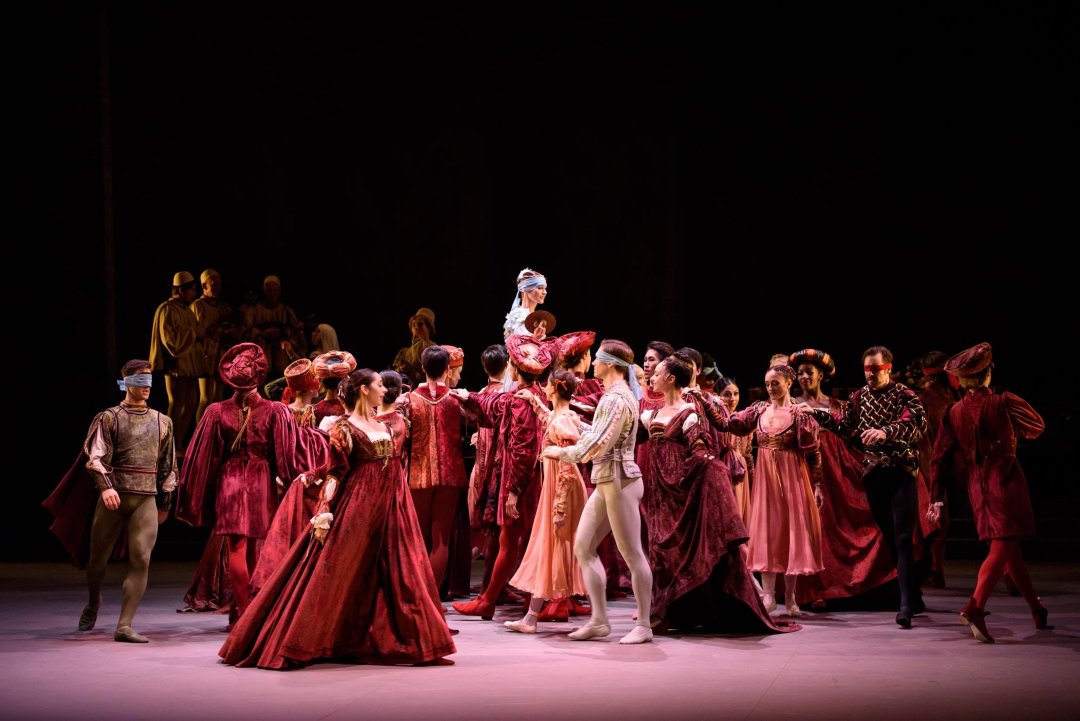 Romeo-and-Juliet-English-National-Ballet.-Photos-by-Laurent-Liotardo-and-Bill-Cooper-11 Romeo-and-Juliet-English-National-Ballet.-Photos-by-Laurent-Liotardo-and-Bill-Cooper-11