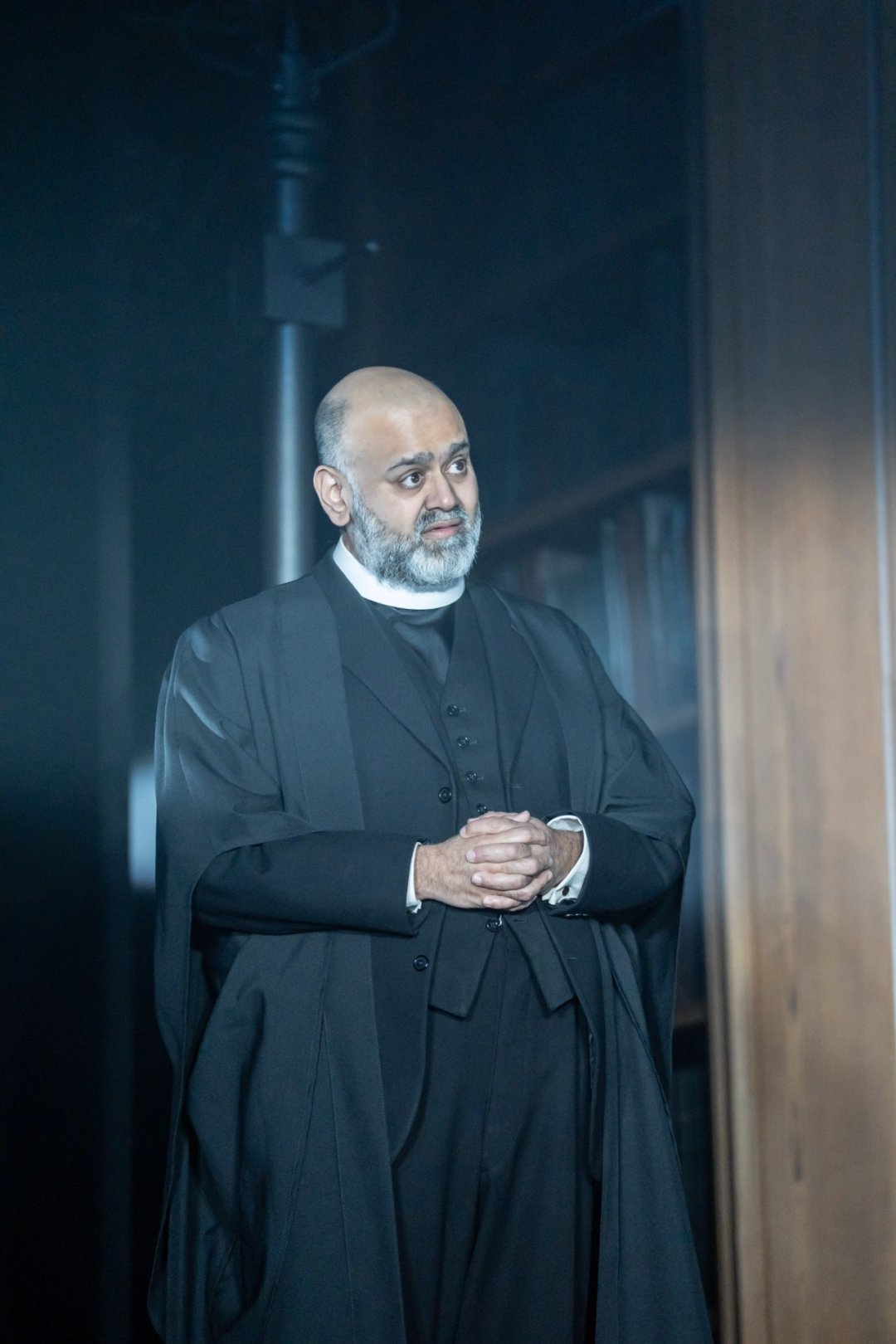 Shadowlands-Aldwych-Theatre-2026.-Photo-by-Johan-Persson-15 Shadowlands-Aldwych-Theatre-2026.-Photo-by-Johan-Persson-15
