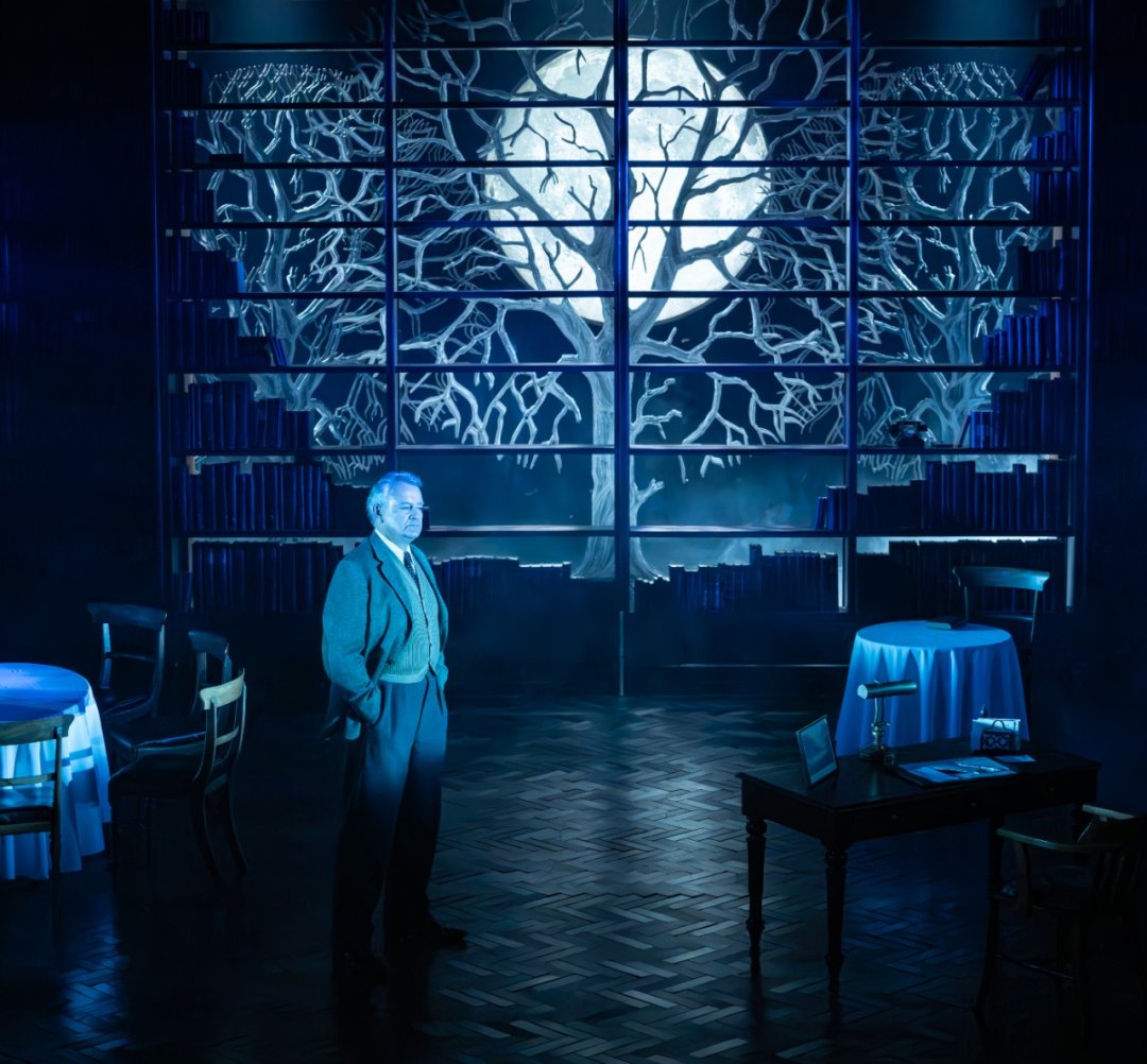 Shadowlands-Aldwych-Theatre-2026.-Photo-by-Johan-Persson-8 Shadowlands-Aldwych-Theatre-2026.-Photo-by-Johan-Persson-8