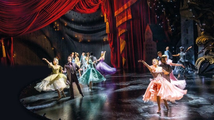 Cinderella - Gillian Lynne Theatre (c)Tristram Kenton Cinderella - Gillian Lynne Theatre (c)Tristram Kenton