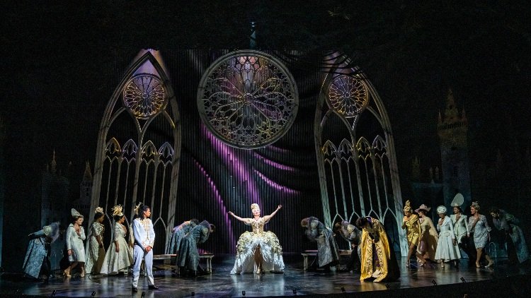 Cinderella - Gillian Lynne Theatre (c)Tristram Kenton Cinderella - Gillian Lynne Theatre (c)Tristram Kenton