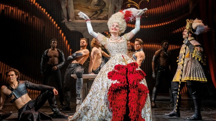 Cinderella - Gillian Lynne Theatre (c)Tristram Kenton Cinderella - Gillian Lynne Theatre (c)Tristram Kenton