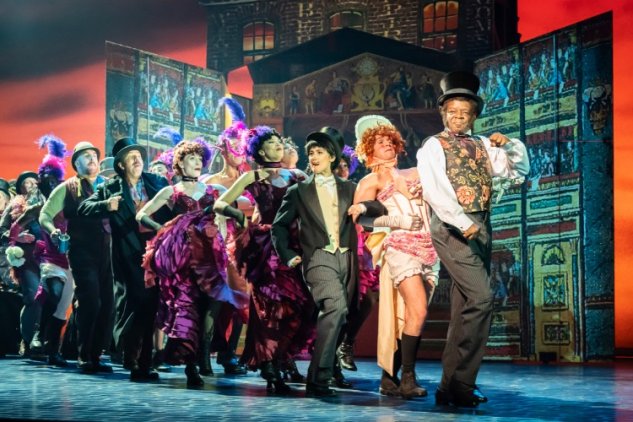 Stephen-K-Amos-as-Alfred-P-Doolittle-with-the-company-of-My-Fair-Lady.-Credit-Marc-Brenner2 Stephen-K-Amos-as-Alfred-P-Doolittle-with-the-company-of-My-Fair-Lady.-Credit-Marc-Brenner2