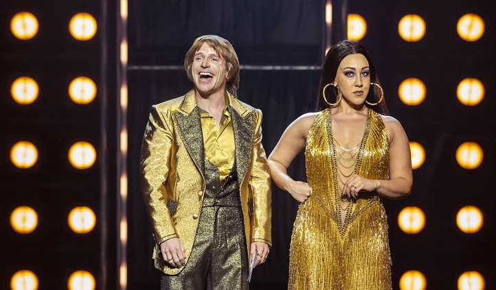 Lucas-Rush-as-Sonny-Bono-Danielle-Steers-as-Lady-in-The-Cher-Show-credit-Pamela-Raith Lucas-Rush-as-Sonny-Bono-Danielle-Steers-as-Lady-in-The-Cher-Show-credit-Pamela-Raith