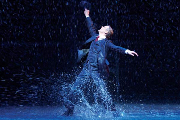 Singin\' In The Rain at the Palace Theatre Singin\' In The Rain at the Palace Theatre