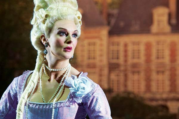 Singin\' In The Rain at the Palace Theatre Singin\' In The Rain at the Palace Theatre