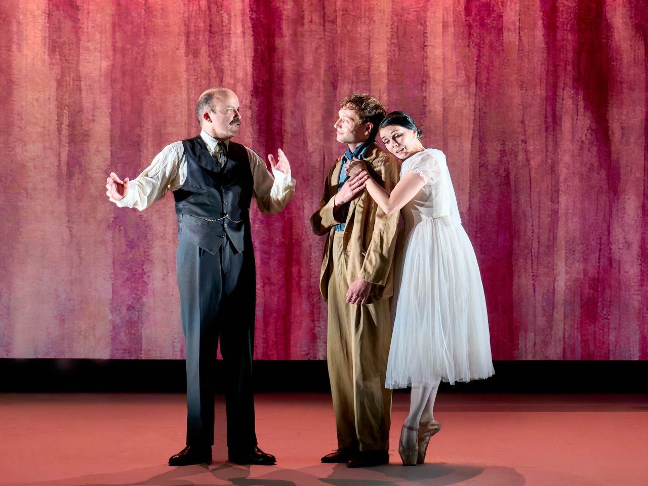 Rory-Kinnear-Thomas-Flynn-and-Natalia-Osipova-in-The-Standard-of-Living-credit-Manuel-Harlan-336 Rory-Kinnear-Thomas-Flynn-and-Natalia-Osipova-in-The-Standard-of-Living-credit-Manuel-Harlan-336