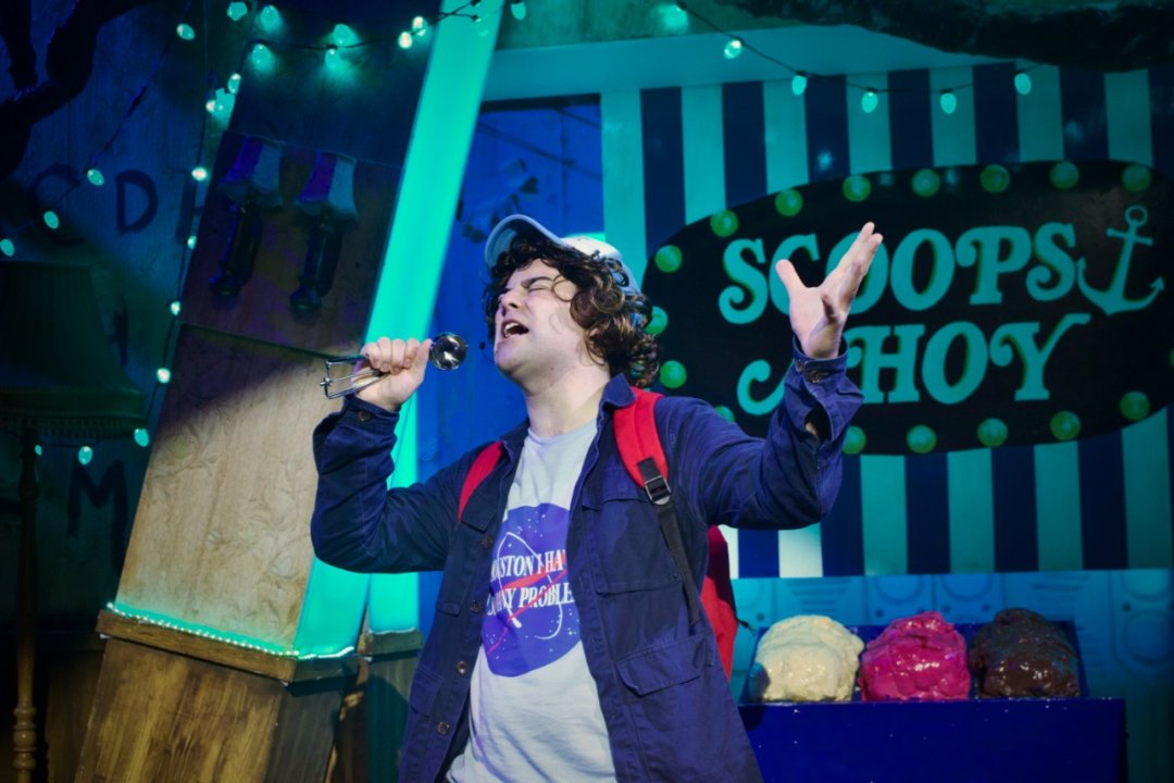 Stranger Sings London Stranger Sings London
