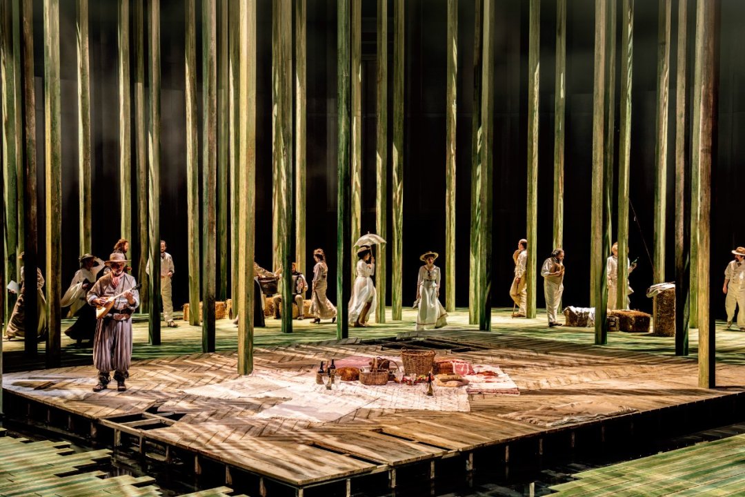 1.-Summerfolk-at-the-National-Theatre.-Photographer-Johan-Persson-01228 1.-Summerfolk-at-the-National-Theatre.-Photographer-Johan-Persson-01228