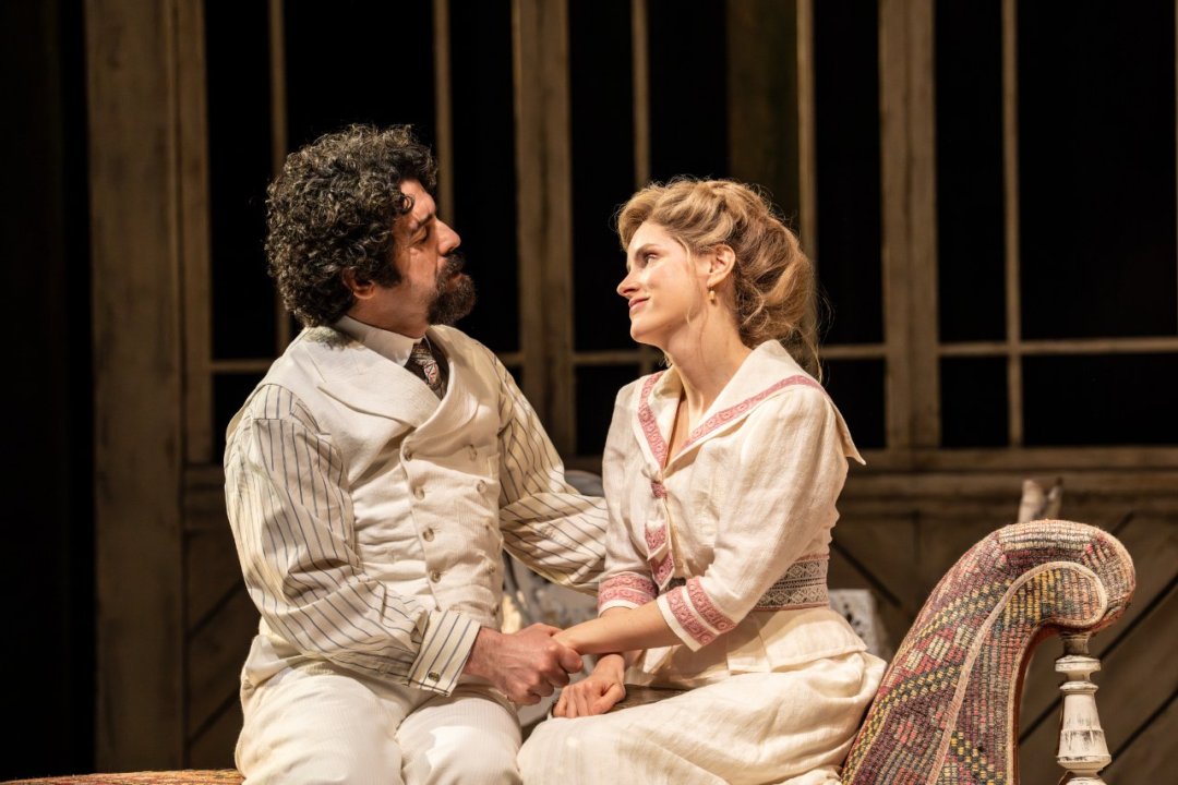 Paul-Ready-Sergei-Vassilich-Bassov-and-Sophie-Rundle-Varvara-Mikhailovna-in-Summerfolk-at-the-National-Theatre.-Photographer-Johan-Persson-00077 Paul-Ready-Sergei-Vassilich-Bassov-and-Sophie-Rundle-Varvara-Mikhailovna-in-Summerfolk-at-the-National-Theatre.-Photographer-Johan-Persson-00077