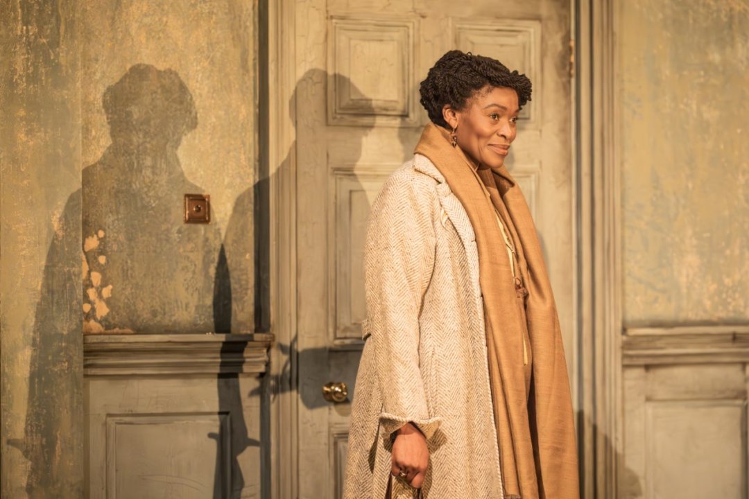 4.-Rakie-Ayola-Abi-in-The-Authenticator-at-the-National-Theatre-c-Marc-Brenner 4.-Rakie-Ayola-Abi-in-The-Authenticator-at-the-National-Theatre-c-Marc-Brenner