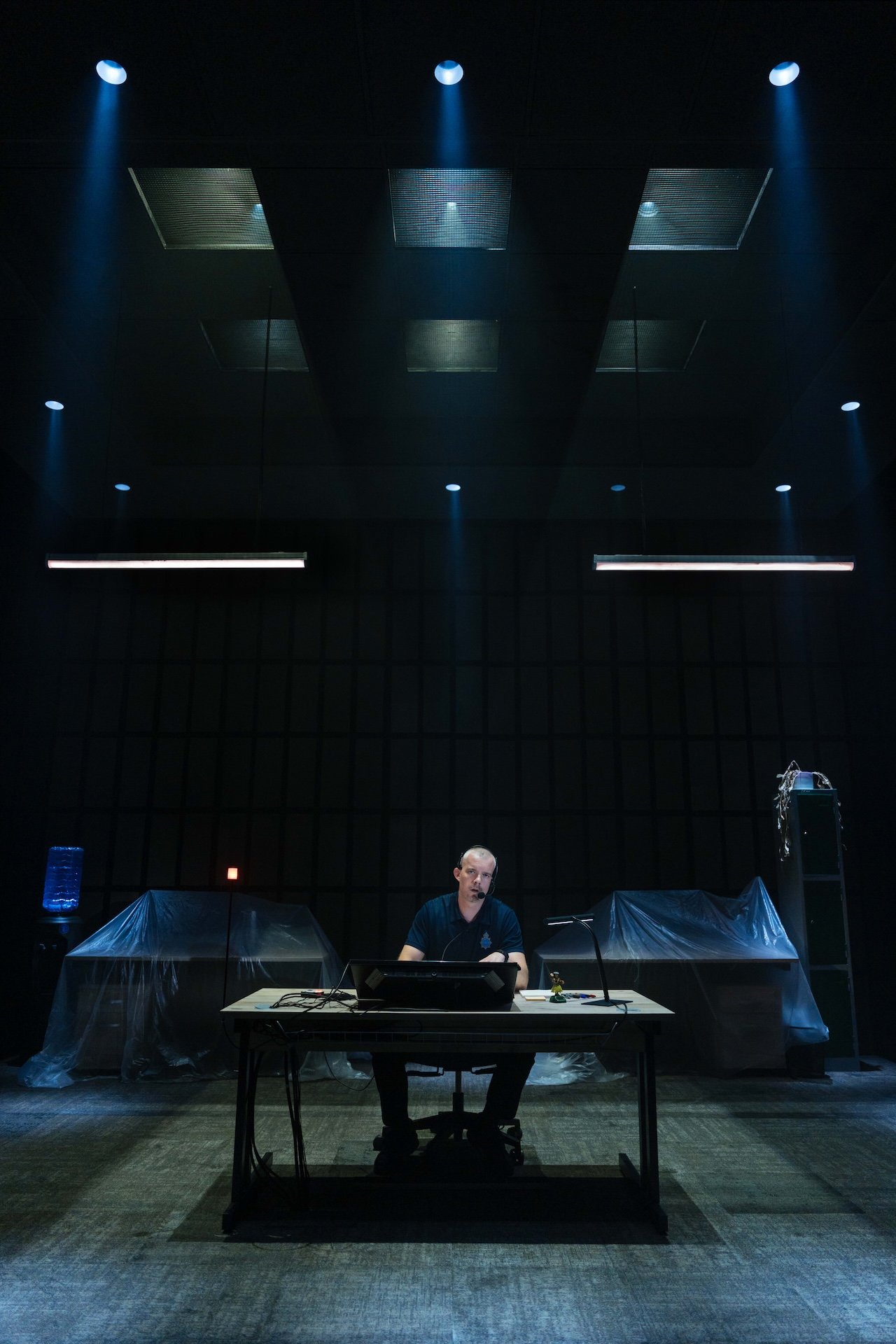 THE GUILTY by Chloe Moss;
Production Photography;
Cast: Russell Tovey;
Directed by Felix Barrett;
Designer: Alex Eales;
Lighting Designer: Anna Watson;
Sound Designer: Gareth Fry;
Video Designer: Luke Halls;
Associate Director: Elin Schofield;
Associate Designer: Mona Camille;
Casting Director: Lotte Hines CDG;
Assistant Director: Jessy Roberts;
Donmar Warehouse;
London, UK;
20 June 2026;
Photo: Helen Murray
www.helenmurrayphotos.com THE GUILTY by Chloe Moss;
Production Photography;
Cast: Russell Tovey;
Directed by Felix Barrett;
Designer: Alex Eales;
Lighting Designer: Anna Watson;
Sound Designer: Gareth Fry;
Video Designer: Luke Halls;
Associate Director: Elin Schofield;
Associate Designer: Mona Camille;
Casting Director: Lotte Hines CDG;
Assistant Director: Jessy Roberts;
Donmar Warehouse;
London, UK;
20 June 2026;
Photo: Helen Murray
www.helenmurrayphotos.com