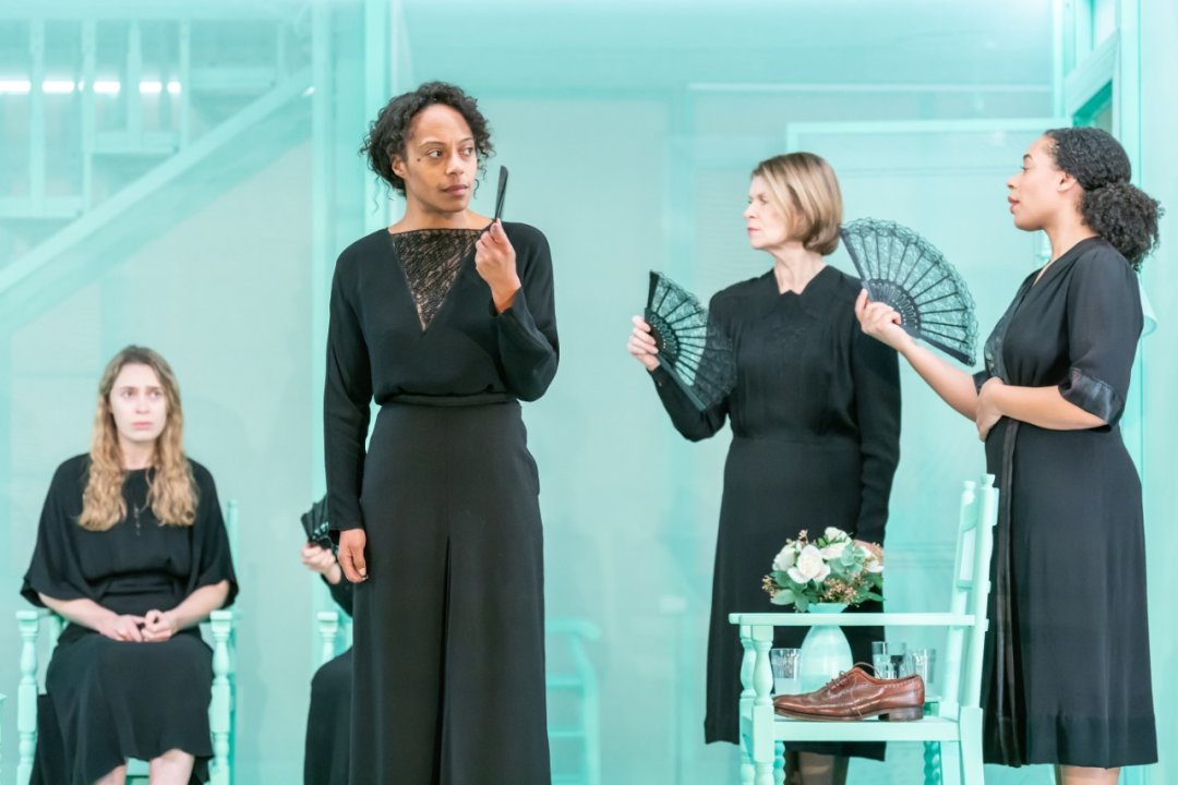 Lizzie-Annis-Martirio-Rosalind-Eleazar-Angustias-Celia-Nelson-Woman-and-Ellouise-Shakespeare-Hart-Woman. Photo by Marc Brenner Lizzie-Annis-Martirio-Rosalind-Eleazar-Angustias-Celia-Nelson-Woman-and-Ellouise-Shakespeare-Hart-Woman. Photo by Marc Brenner