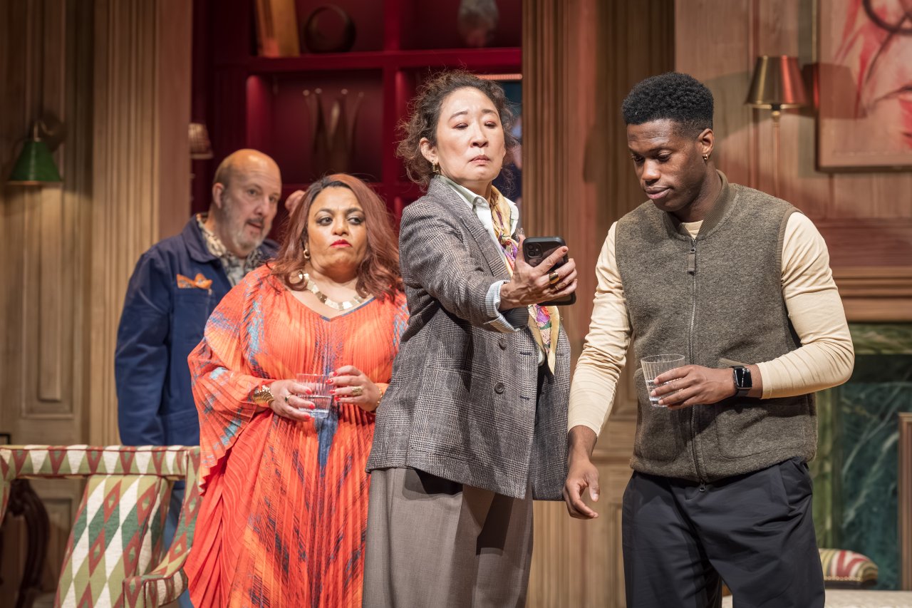 Paul-Chahidi-John-Rina-Fatania-Indira-Sandra-Oh-Alice-and-Freddie-MacBruce-Allen-in-The-Misanthrope-at-the-National-Theatre.-Photographer-Marc-Brenner-01066 Paul-Chahidi-John-Rina-Fatania-Indira-Sandra-Oh-Alice-and-Freddie-MacBruce-Allen-in-The-Misanthrope-at-the-National-Theatre.-Photographer-Marc-Brenner-01066
