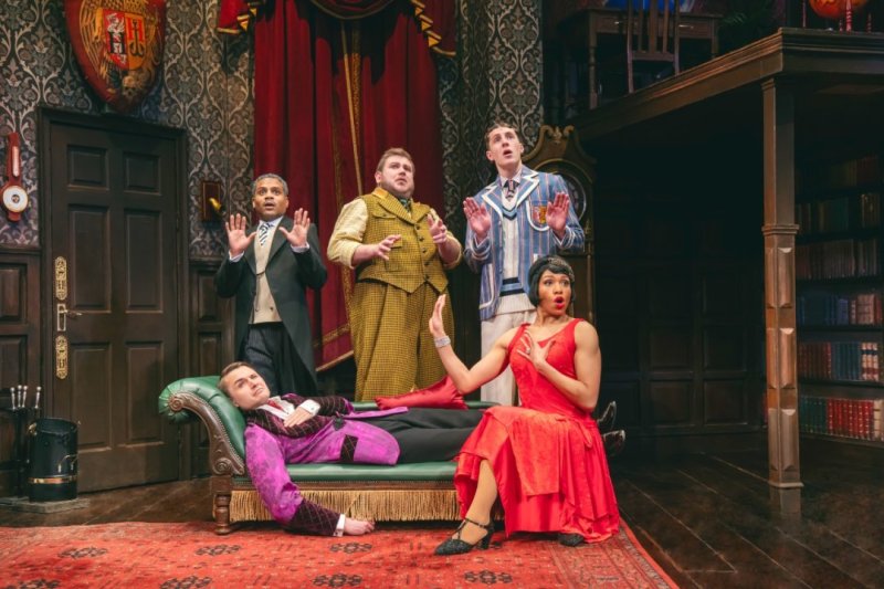 Photos: The Play That Goes Wrong new London cast for the West End’s ...