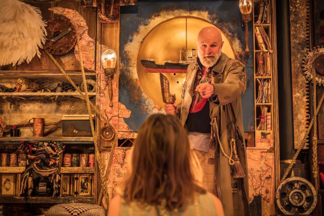 Tim-Crouch-as-Prospero-in-The-Tempest-at-Shakespeares-Globe-credit-Marc-Brenner Tim-Crouch-as-Prospero-in-The-Tempest-at-Shakespeares-Globe-credit-Marc-Brenner