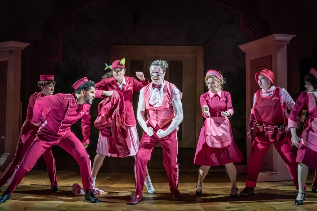 Daniel-Rigby-Mr-Stringer-and-The-Witches-company-at-the-National-Theatre.-Credits-Marc-Brenner Daniel-Rigby-Mr-Stringer-and-The-Witches-company-at-the-National-Theatre.-Credits-Marc-Brenner