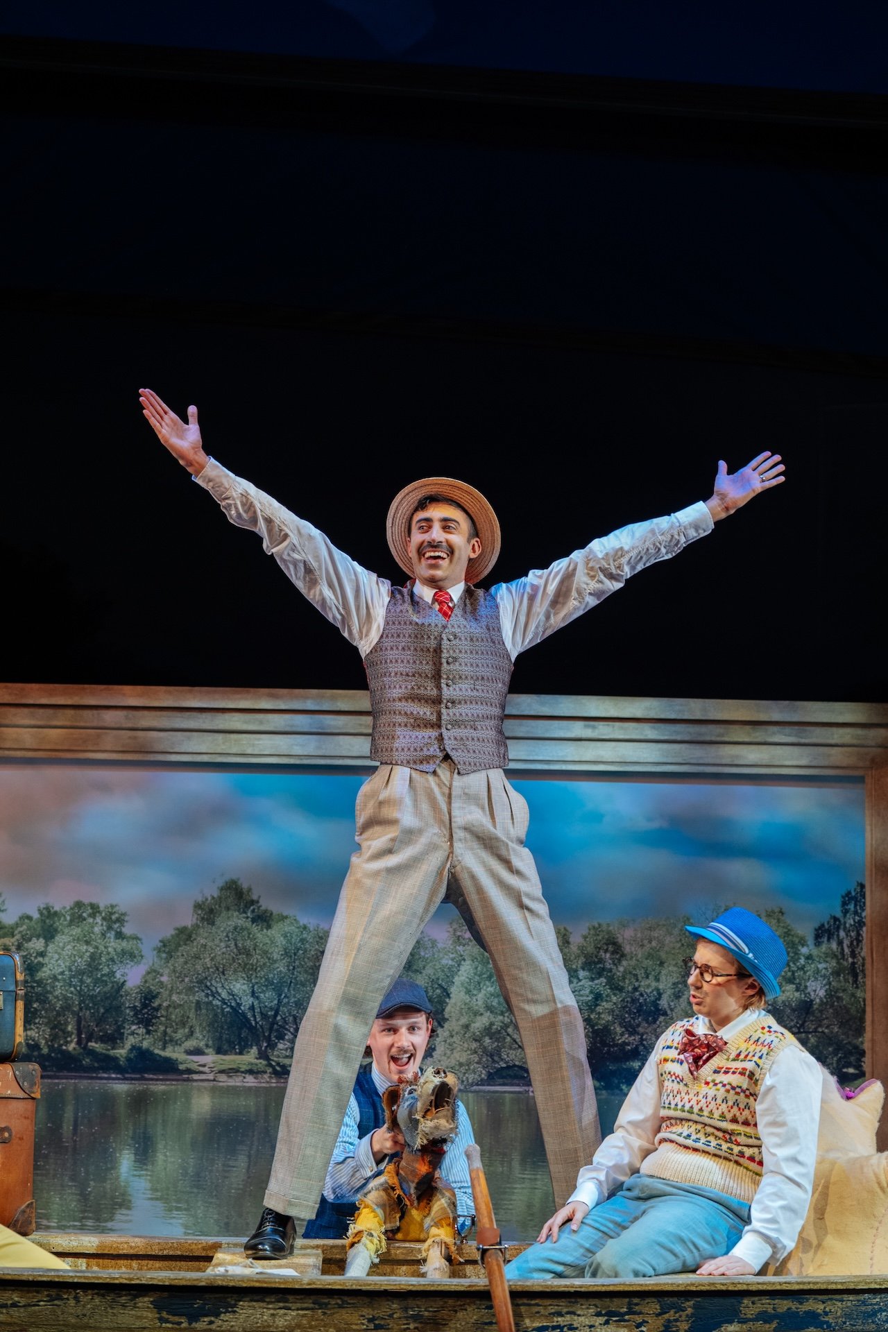 Three Men in a Boat by Al Smith ;
Production Photography ;
Cast: Jonny Weldon, Bronte Barbe, Richard David-Caine, Calum Donald-Bruce ;
Directed by Christopher Haydon ;
Set and Costume Design by Simon Kenny ;
Lighting Design by Simisola Majekodunmi ;
Sound Design by Grant Olding ;
Movement Direction and Comedy by John Nicholson ;
Puppetry Direction by Chris Pirie ;
Music by Grant Olding ;
Produced by Rose Theatre ;
Rose Theatre, Kingston upon Thames, UK ;
18 September 2026 ;
Photo: Helen Murray
www.helenmurrayphotos.com Three Men in a Boat by Al Smith ;
Production Photography ;
Cast: Jonny Weldon, Bronte Barbe, Richard David-Caine, Calum Donald-Bruce ;
Directed by Christopher Haydon ;
Set and Costume Design by Simon Kenny ;
Lighting Design by Simisola Majekodunmi ;
Sound Design by Grant Olding ;
Movement Direction and Comedy by John Nicholson ;
Puppetry Direction by Chris Pirie ;
Music by Grant Olding ;
Produced by Rose Theatre ;
Rose Theatre, Kingston upon Thames, UK ;
18 September 2026 ;
Photo: Helen Murray
www.helenmurrayphotos.com