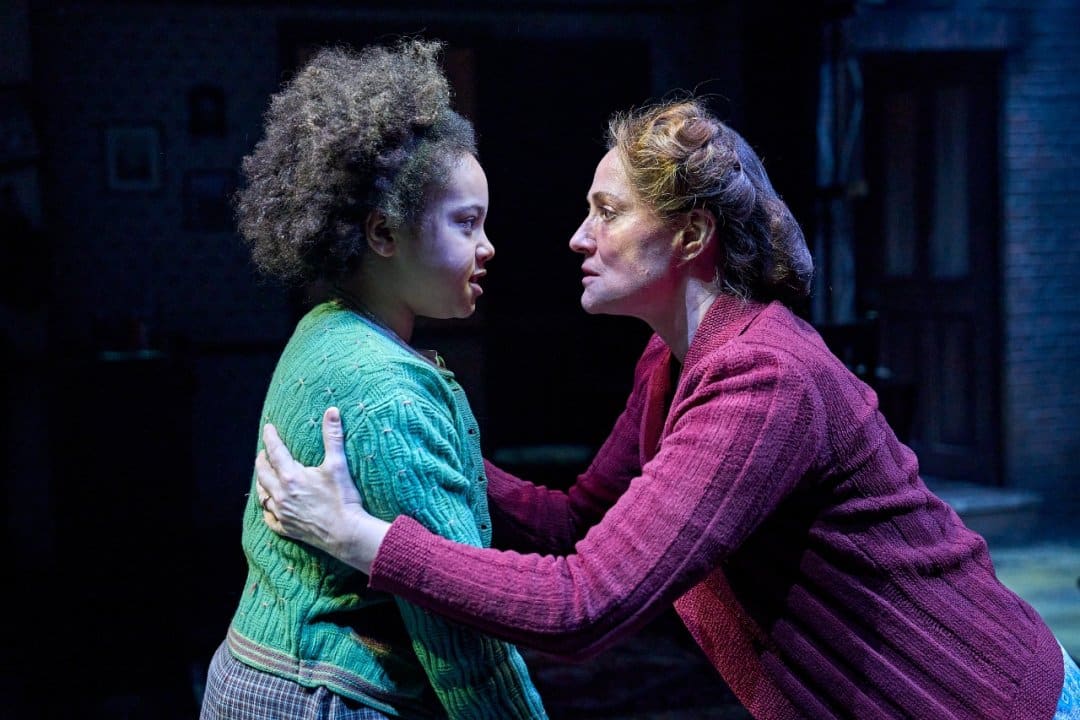 Rosie-Ekenna-and-Sarah-Parish-in-TROUBLE-IN-BUTETOWN-Donmar-Warehouse-photo-by-Manuel-Harlan Rosie-Ekenna-and-Sarah-Parish-in-TROUBLE-IN-BUTETOWN-Donmar-Warehouse-photo-by-Manuel-Harlan