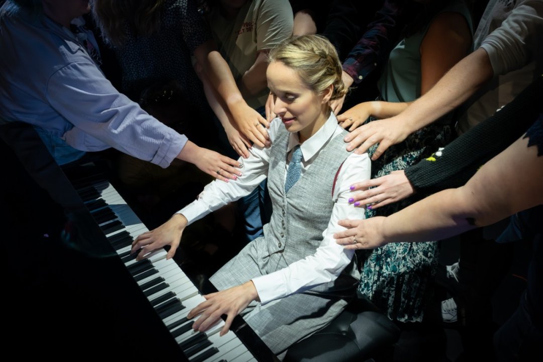 Derren Brown Presents Unbelievable. Photo by Marc Brenner Derren Brown Presents Unbelievable. Photo by Marc Brenner