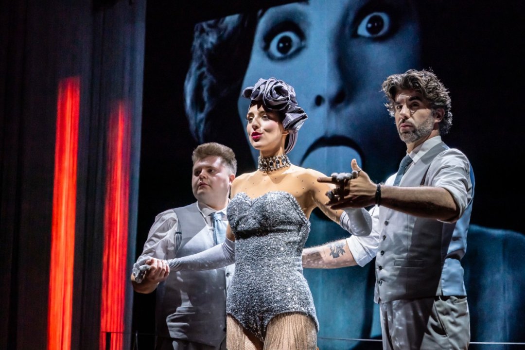 Derren Brown Presents Unbelievable. Photo by Marc Brenner Derren Brown Presents Unbelievable. Photo by Marc Brenner