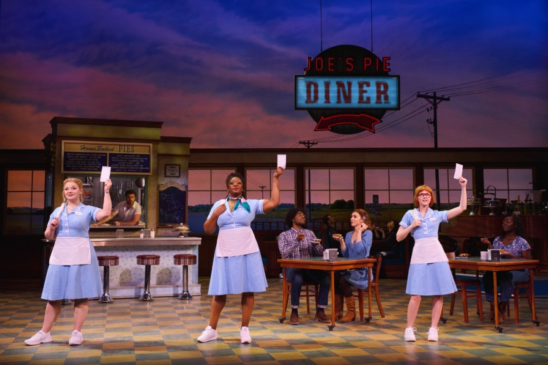15.-WAITRESS.-Carrie-Hope-Fletcher-Jenna-Sandra-Marvin-Becky-and-Evelyn-Hoskins-Dawn.-Photo-by-Matt-Crockett 15.-WAITRESS.-Carrie-Hope-Fletcher-Jenna-Sandra-Marvin-Becky-and-Evelyn-Hoskins-Dawn.-Photo-by-Matt-Crockett