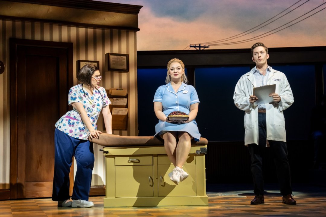 22.-WAITRESS.-Elle-Ruiz-Rodriguez-Nurse-Norma-Carrie-Hope-Fletcher-Jenna-and-Dan-Partridge-Dr-Pomatter.-Photo-by-Johan-Persson 22.-WAITRESS.-Elle-Ruiz-Rodriguez-Nurse-Norma-Carrie-Hope-Fletcher-Jenna-and-Dan-Partridge-Dr-Pomatter.-Photo-by-Johan-Persson