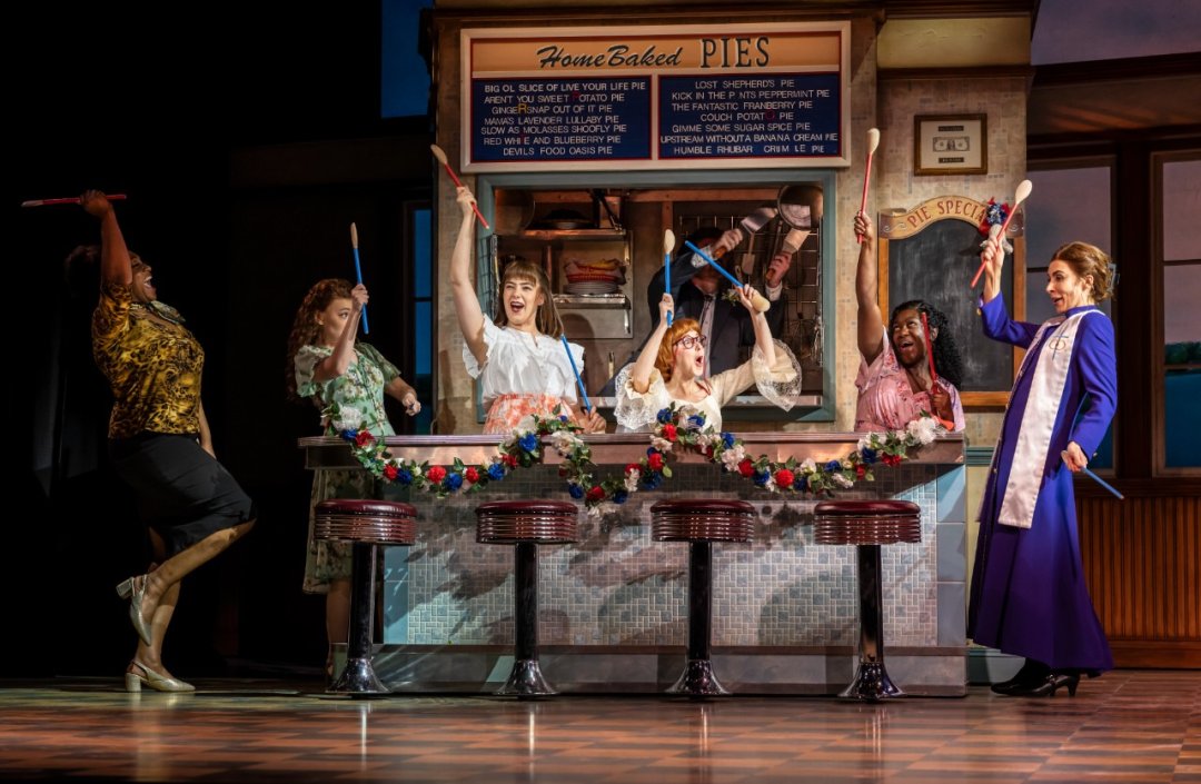 4.-WAITRESS.-The-Company.-Photo-by-Johan-Persson 4.-WAITRESS.-The-Company.-Photo-by-Johan-Persson