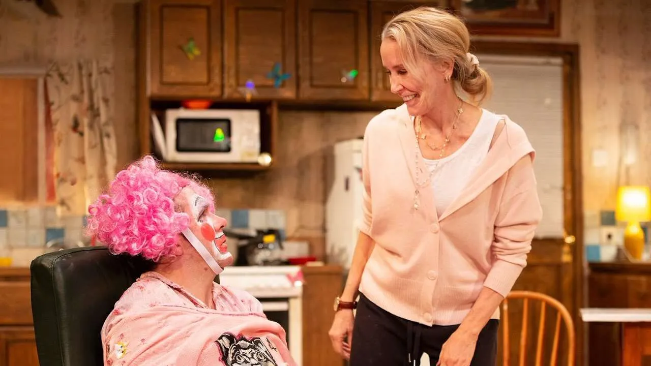 HIR at Park Theatre starring Felicity Huffman. Photo by Pamela Raith