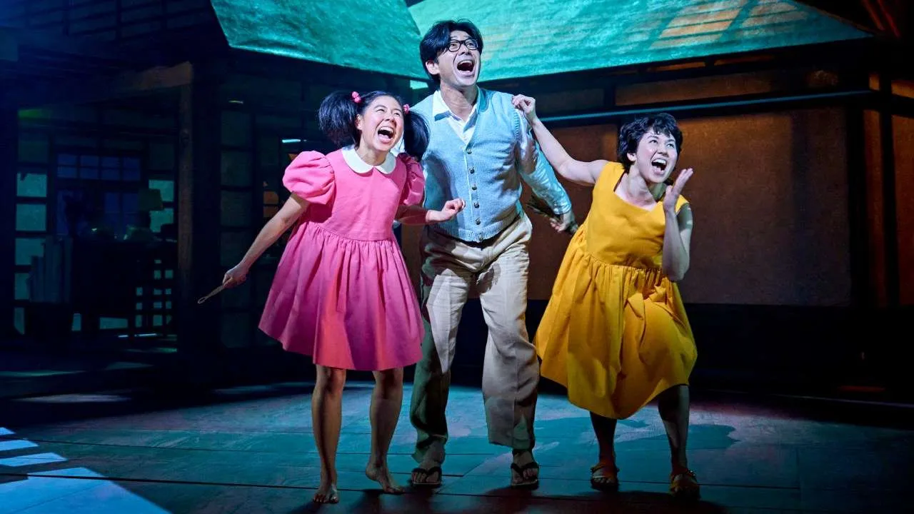 My Neighbour Totoro - West End. Mei (Victoria Chen), Tatsuo (Dai Tabuchi) and Satsuki (Ami Okumura Jones). Photo by Manuel Harlan