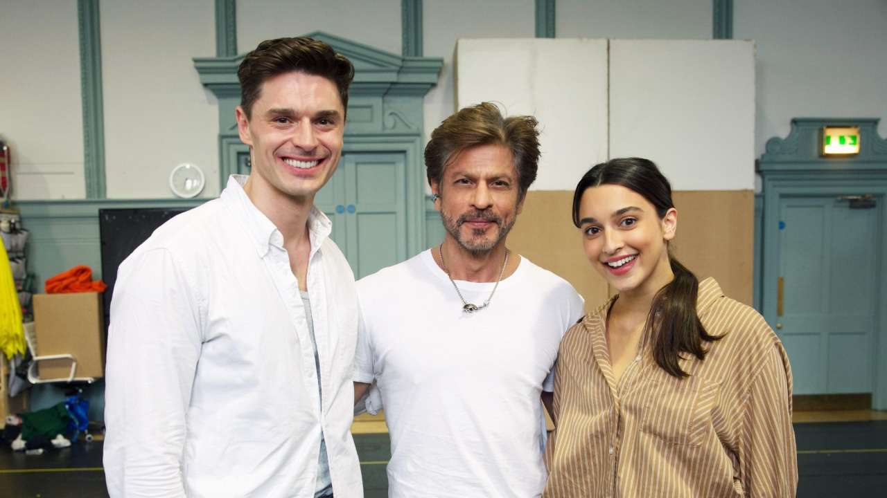 Come Fall in Love - Ashley Day, Shah Rukh Khan and Jena Pandya. Photo by Danny Kaan