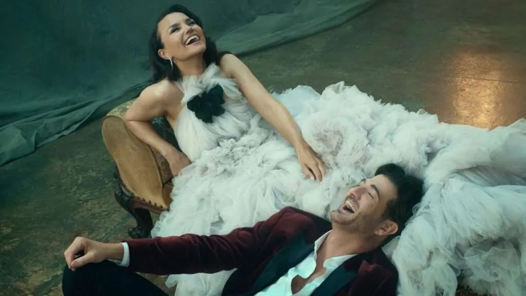 The Greatest Showman - Samantha Barks & Oliver Tompsett. Photo Sebastian Nevols (c) 20th Century Studios