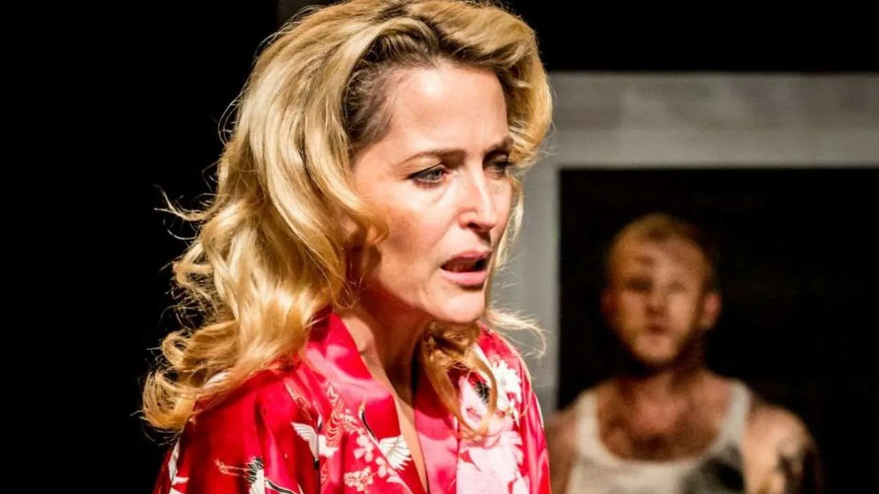 Gillian Anderson