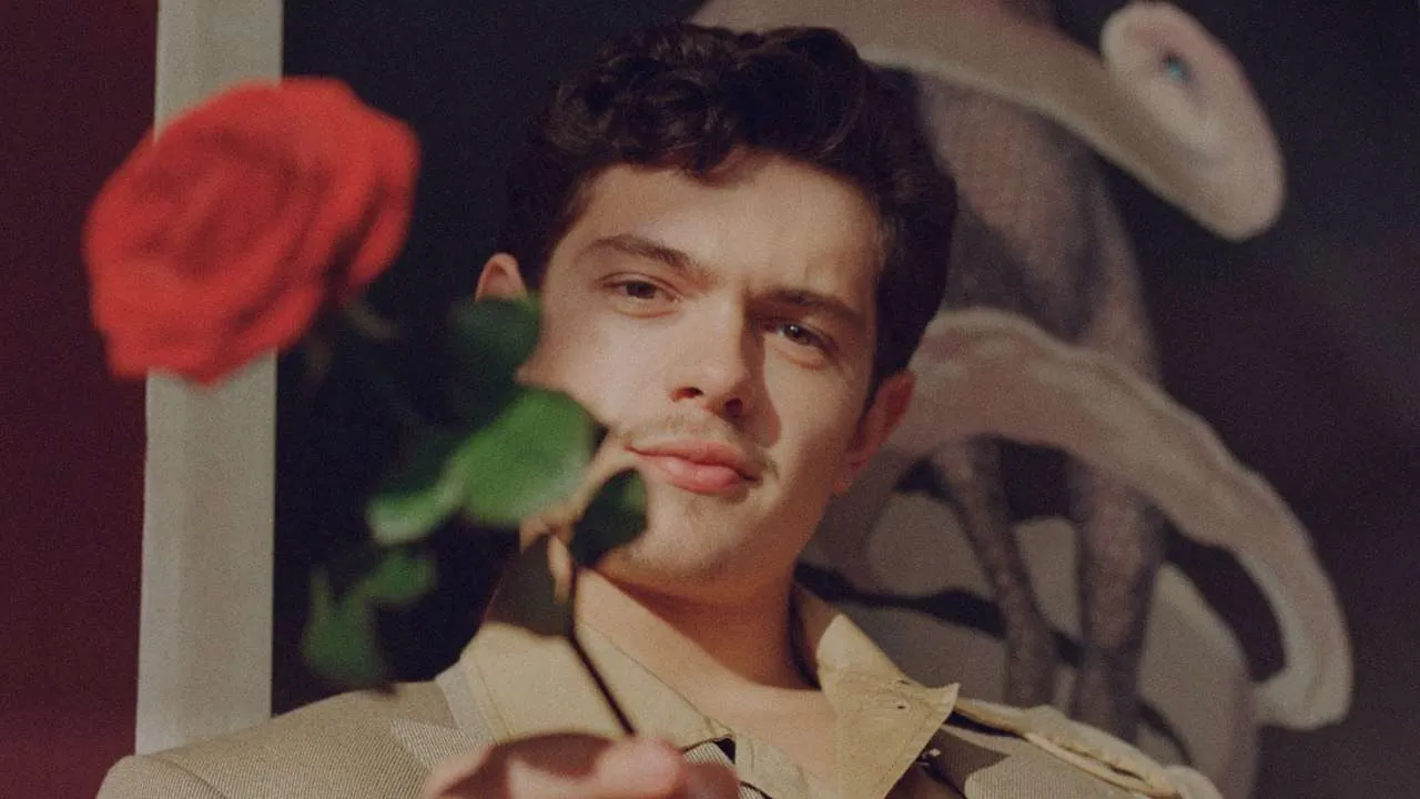 Número de marzo de 2026 de British Vogue - Romeo y Julieta - Noah Jupe. Foto Polly Brown