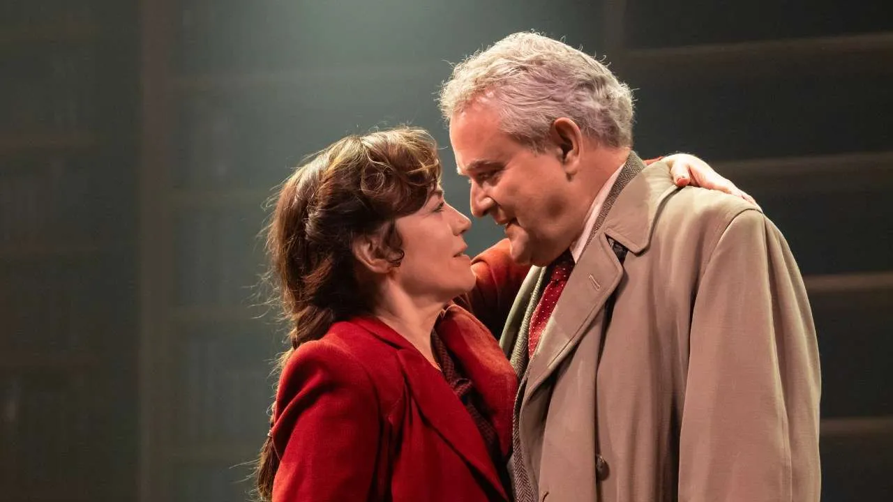 Reviews of Shadowlands starring Hugh Bonneville – Aldwych Theatre, London Reviews of Shadowlands starring Hugh Bonneville – Aldwych Theatre, London