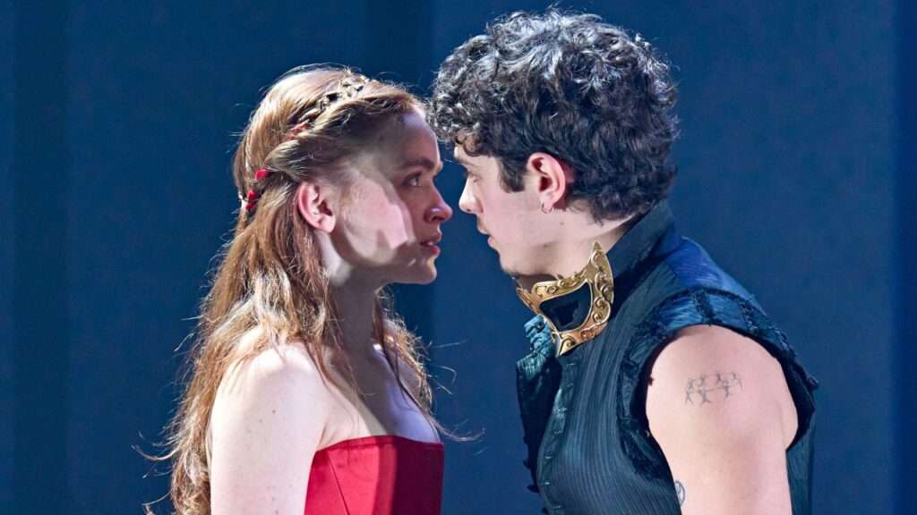 Romeo and Juliet. Sadie Sink and Noah Jupe. Photo by Manuel Harlan