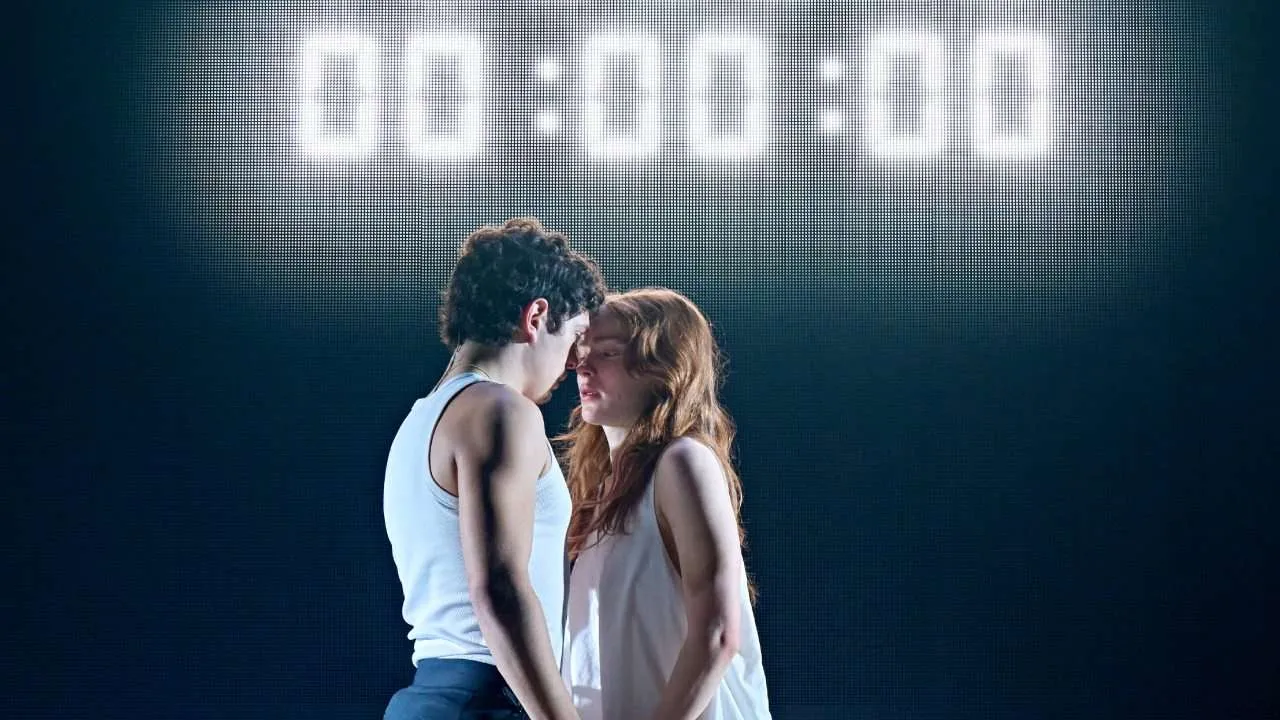 Romeo and Juliet (2026). Noah Jupe and Sadie Sink. Photo by Manuel Harlan