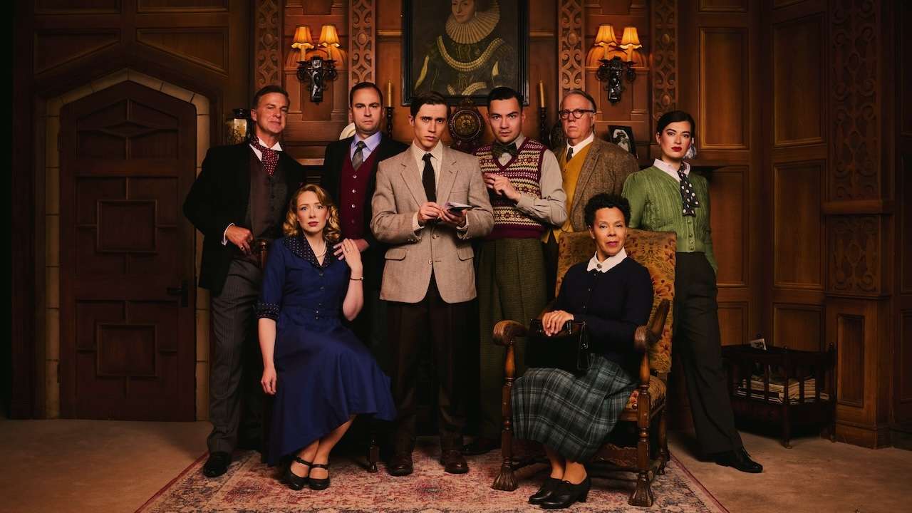 L-R Dugald Bruce-Lockhart, Saranna Parlone, Ben Riddle, Ben Galvin, Stefan Chanyaem, James Staddon, Joanne Henry, Anna Rawlings. Photo by Matt Crockett
