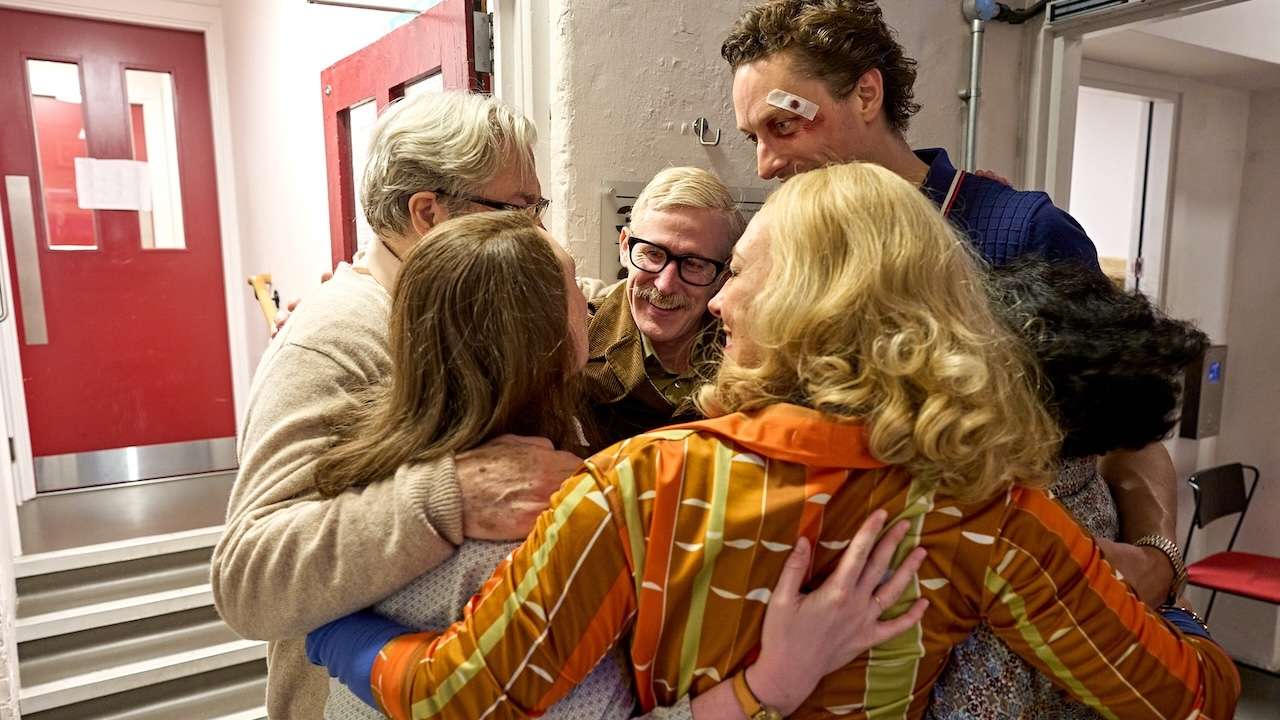 The Company behind-the-scenes of How the Other Half Loves at The Old Vic 2026. Photo by Manuel Harlan