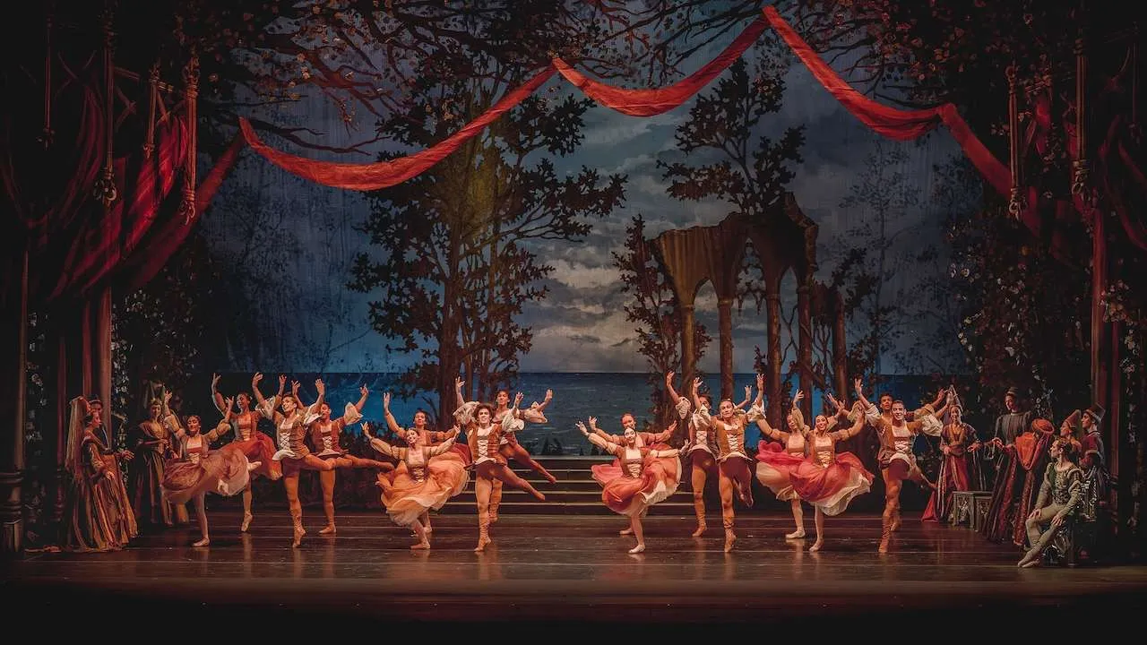 Ballet de Santiago Swan Lake. Photo by Nicolas Quezada