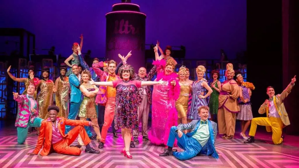 Full Cast Announced for Singin' in the Rain Tour